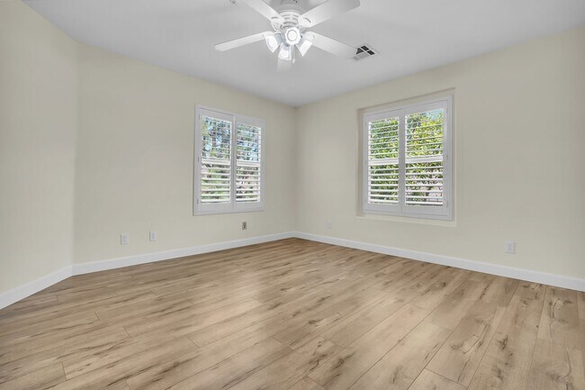 Building Photo - 204 Terra Bella