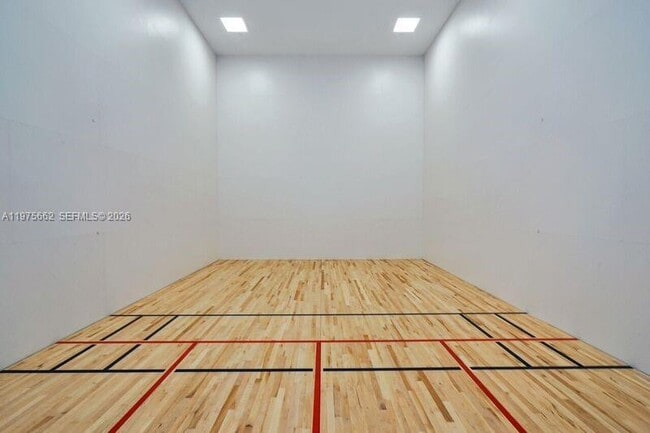 Building Photo - 1010 Brickell Ave