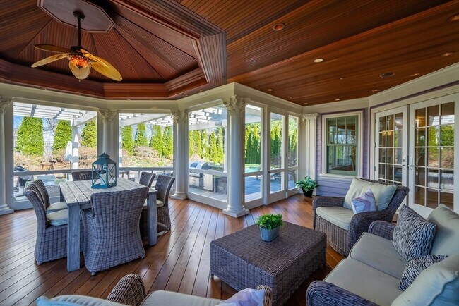 Building Photo - 16 Meriam St