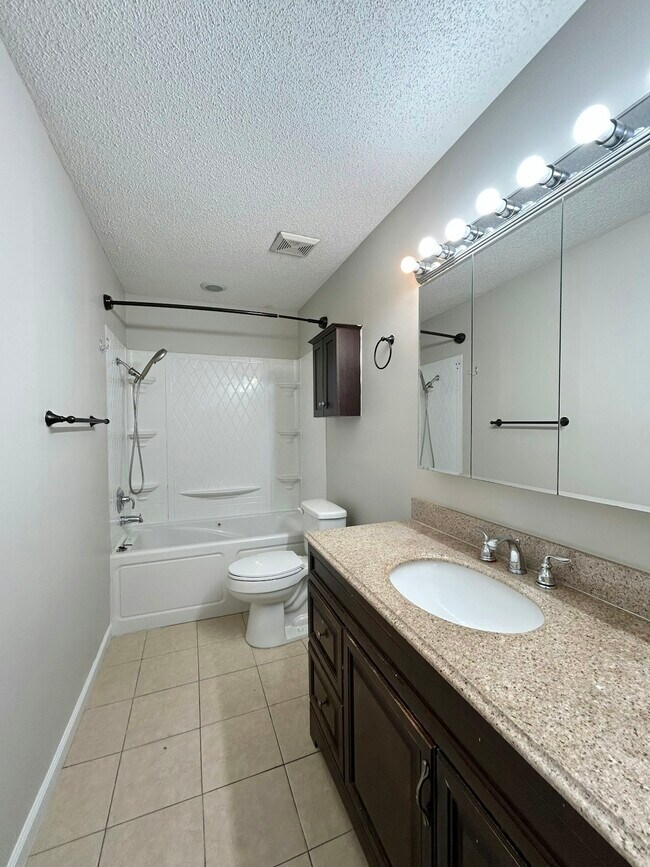 Building Photo - 1117 Dove Hollow Cir W