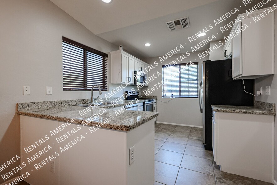 Building Photo - 3955 E Blue Sage Ct