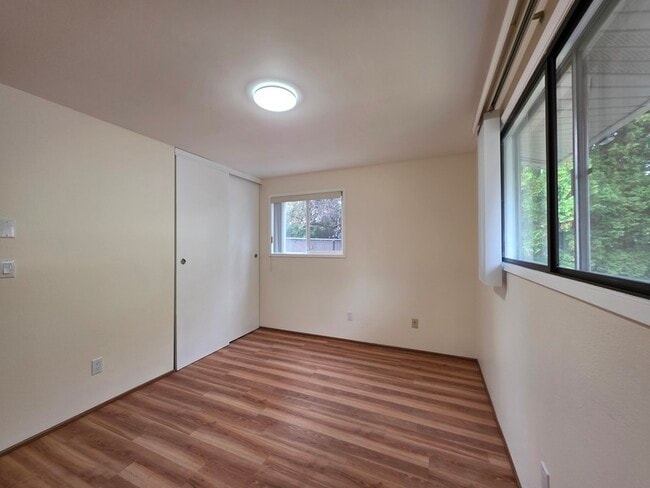 Building Photo - 8532 NE Russell St