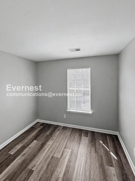 Building Photo - 1510 Marshall Ln SE