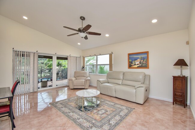Building Photo - 7811 Villa Nova Dr