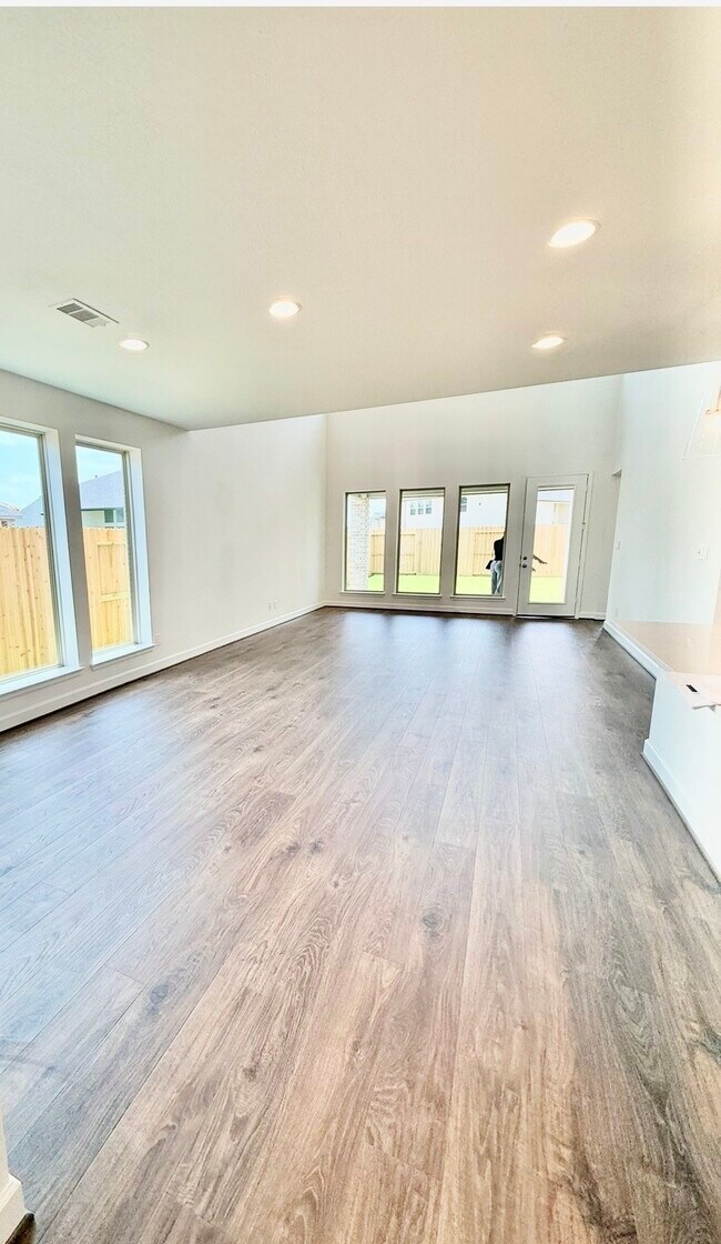 Building Photo - 30959 Radke Ests Dr