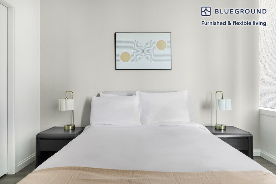 Building Photo - 1000 S Michigan Ave