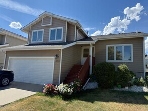 Building Photo - ~Applications Pending~ 3 Bedroom, 3 Bath Home for rent Close to the Hospital