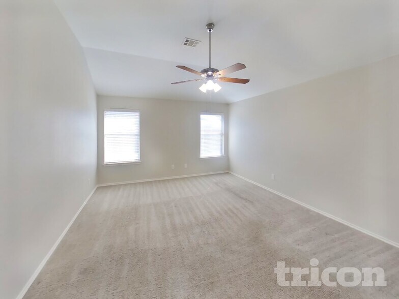 Building Photo - 113 Galloping Trail