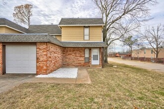 Building Photo - Bradfred Street 3815/3817
