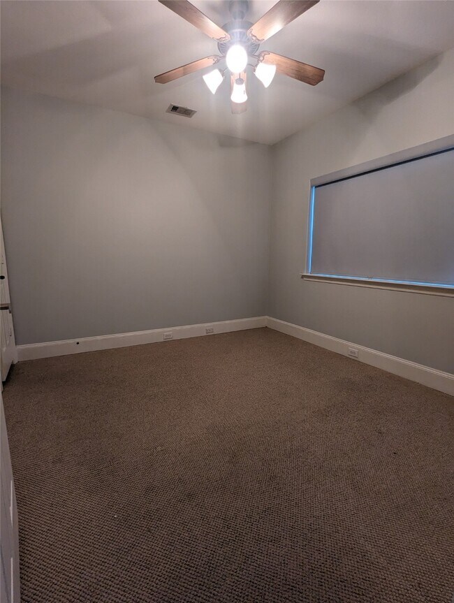 Building Photo - 330 Cage St