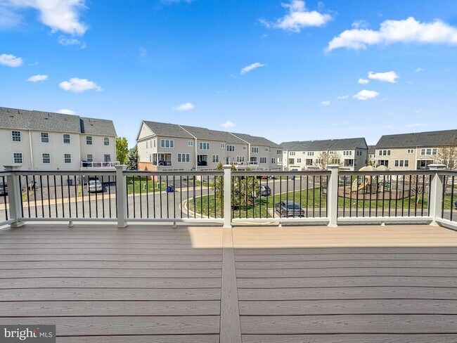 Building Photo - 42365 Pine Forest Dr