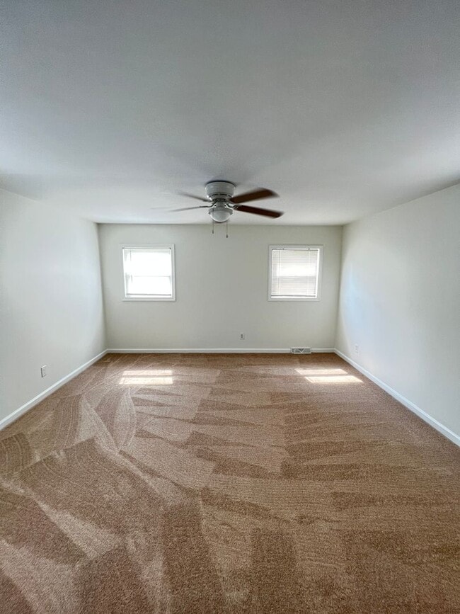 Building Photo - Charming 3 bd, 1.5 ba home!