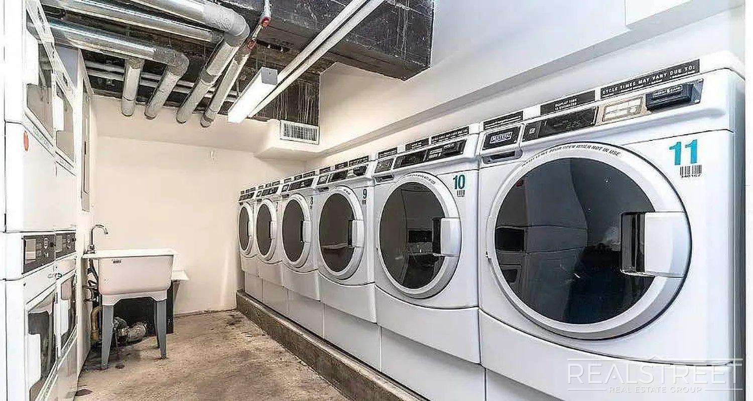 Building Photo - Bushwick Avenue