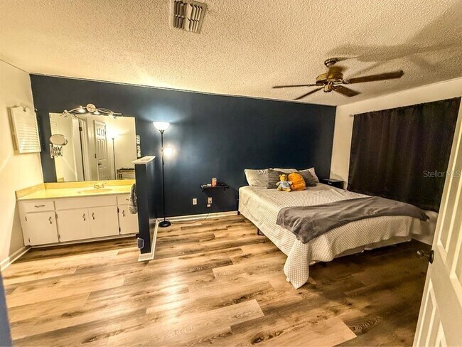 Building Photo - 35058 Whispering Oaks Blvd