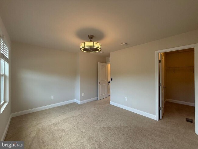 Building Photo - 7105 Druce Way