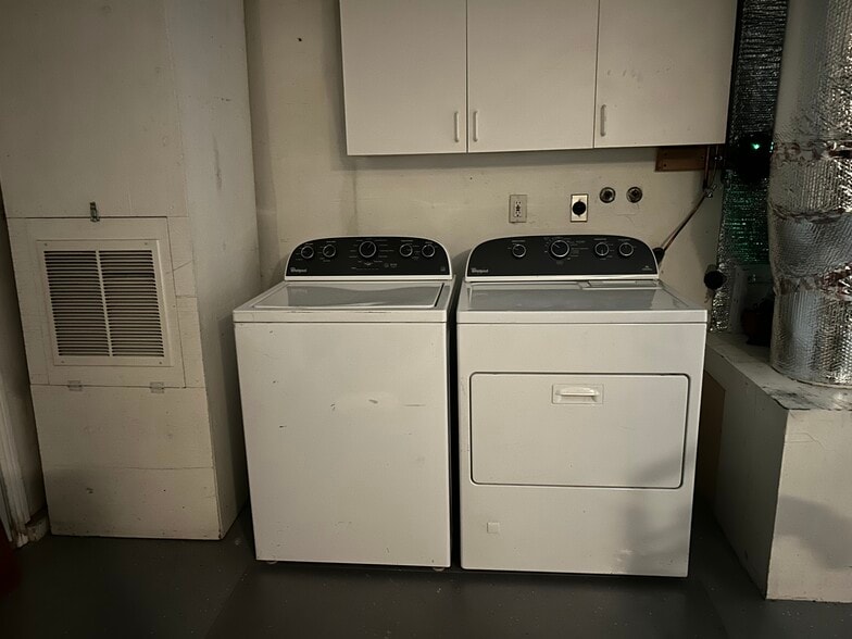 Building Photo - 876 Palmer Ave