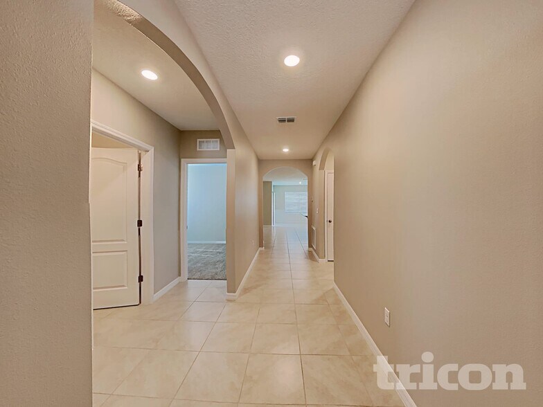 Building Photo - 3744 Moonflower Ln