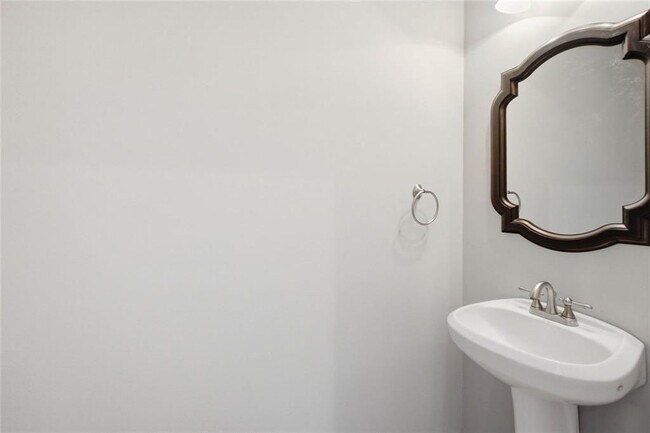 Building Photo - 518 S Fortune Way
