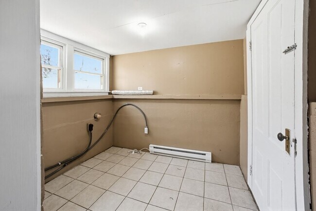 Building Photo - 11494 New Garden Rd