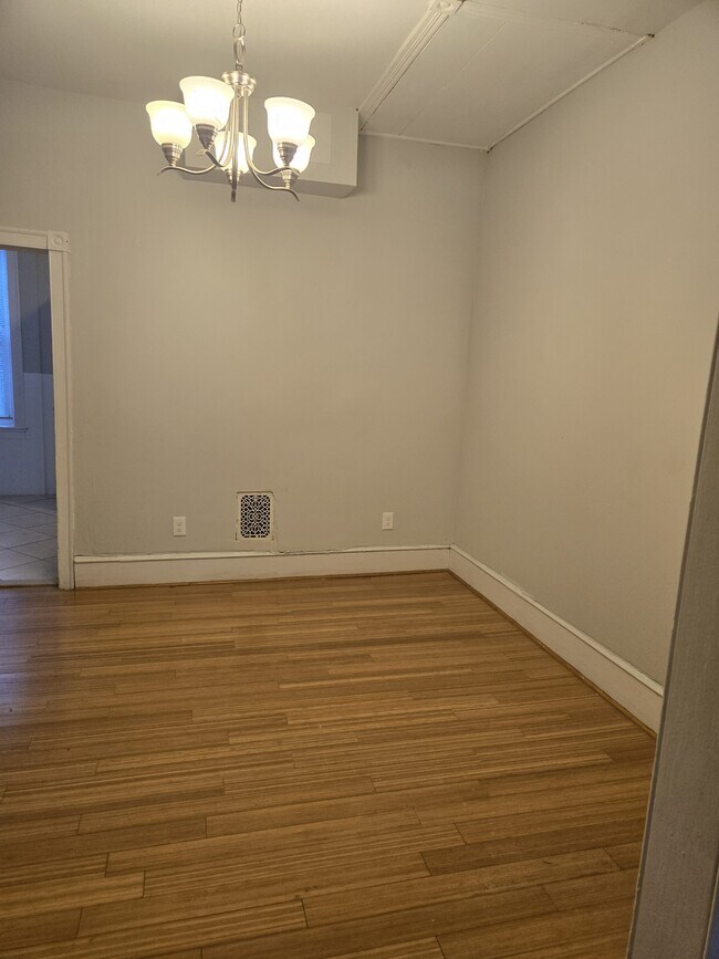 Building Photo - 4252 N 15th St
