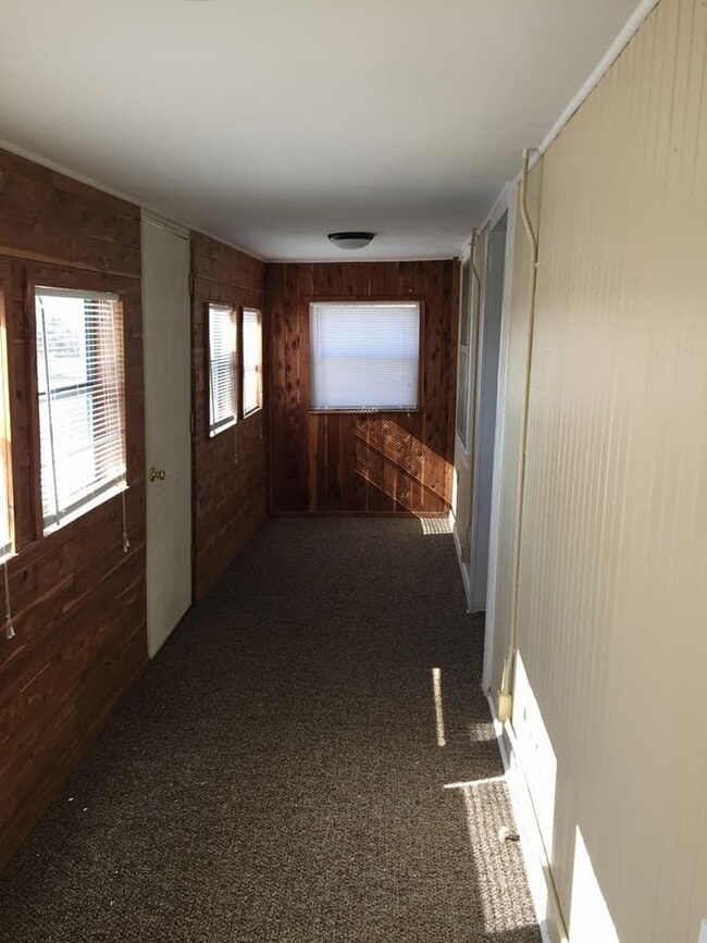 Building Photo - Cute 1 bedroom +office with 1 bath house in Washington County