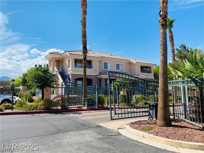 Building Photo - 401 Amber Pine St