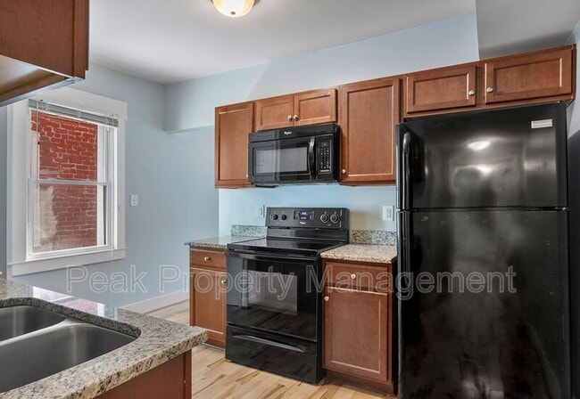 Building Photo - 604 N 32nd St