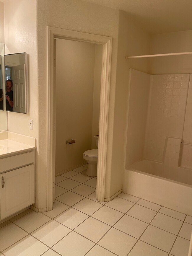 Building Photo - 2246 Sisley Pl