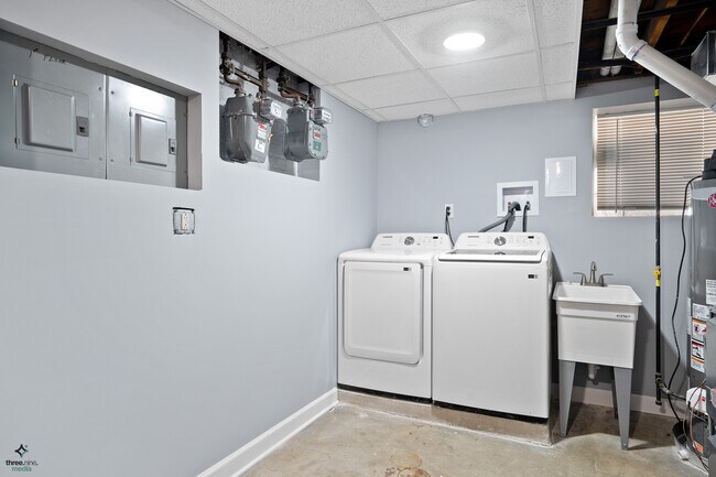 Building Photo - 5329 N Central Ave