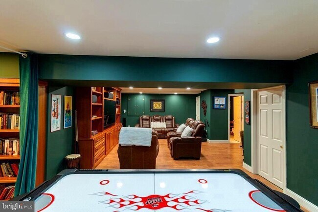 Building Photo - 14932 Alpine Bay Loop