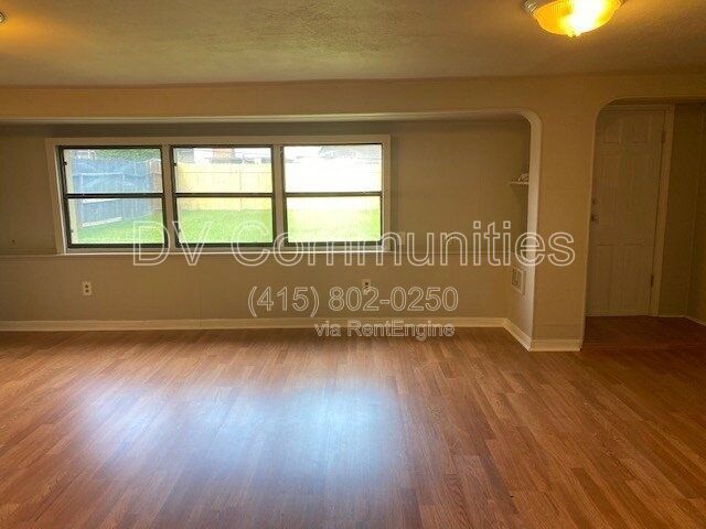 Building Photo - 18502 Bent Elm Dr