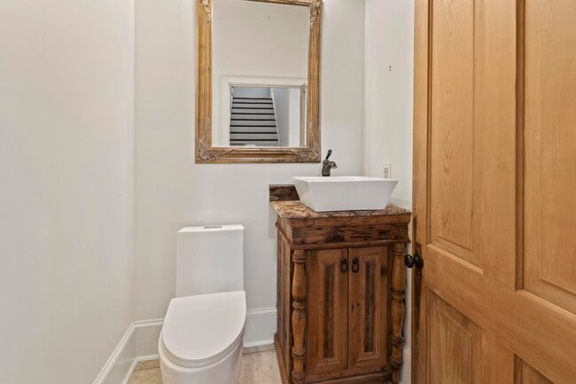 Building Photo - 4329 Edgewater Dr