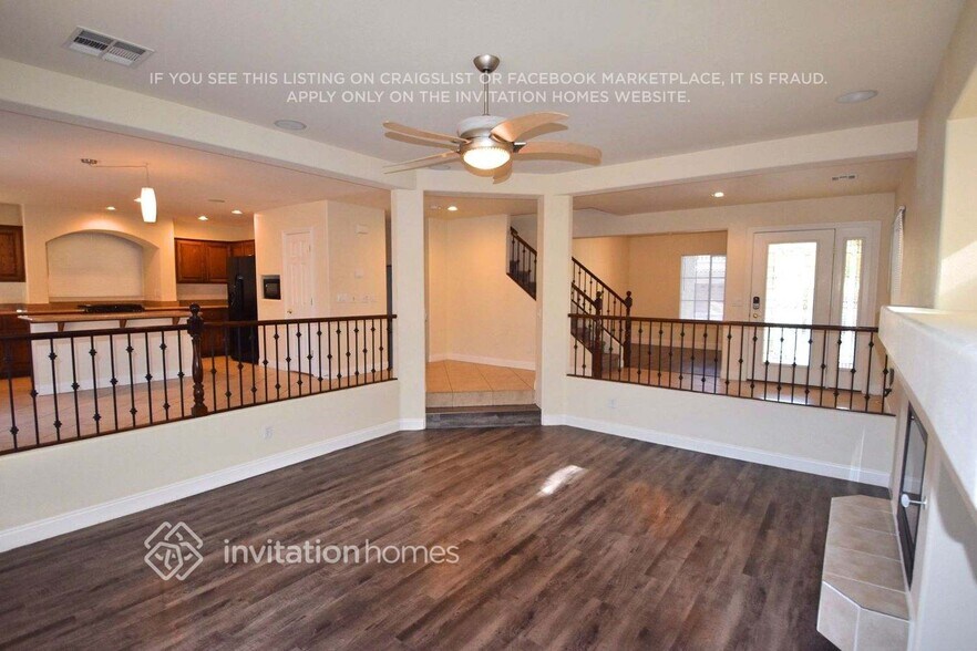 Building Photo - 10870 Fishers Island St