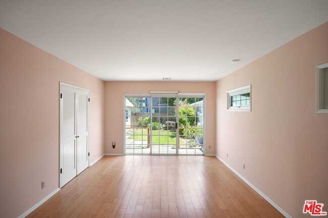 Building Photo - 2534 Wellesley Ave