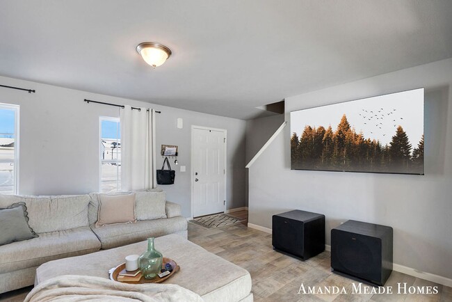 Building Photo - Cozy Living in a Peaceful Setting