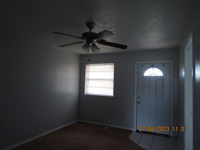 Building Photo - $200 off move in special. HOUSING ASSISTAN...