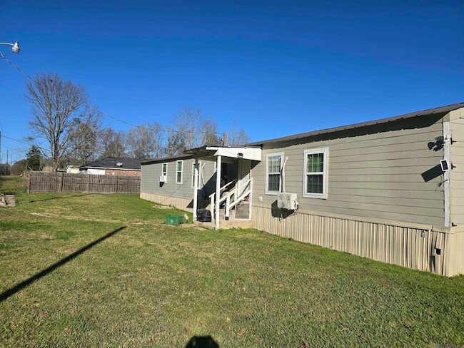 Building Photo - 4505 Lupine St