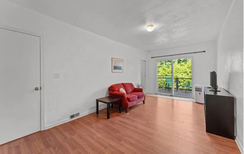 Building Photo - 6930 SW Brier Pl