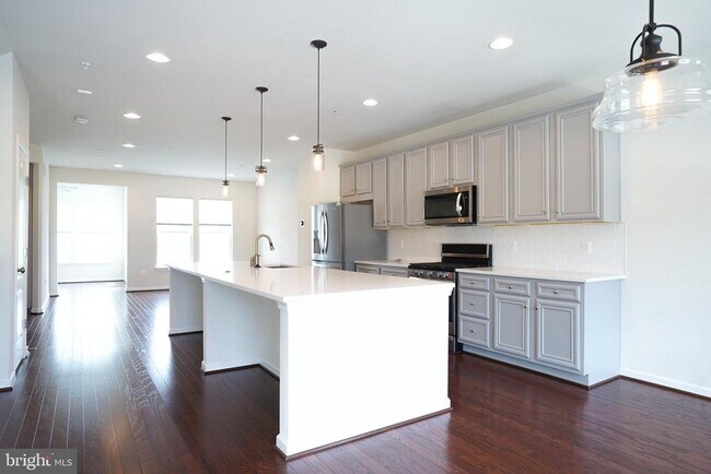 Building Photo - 2038 Twisted Oak Pl
