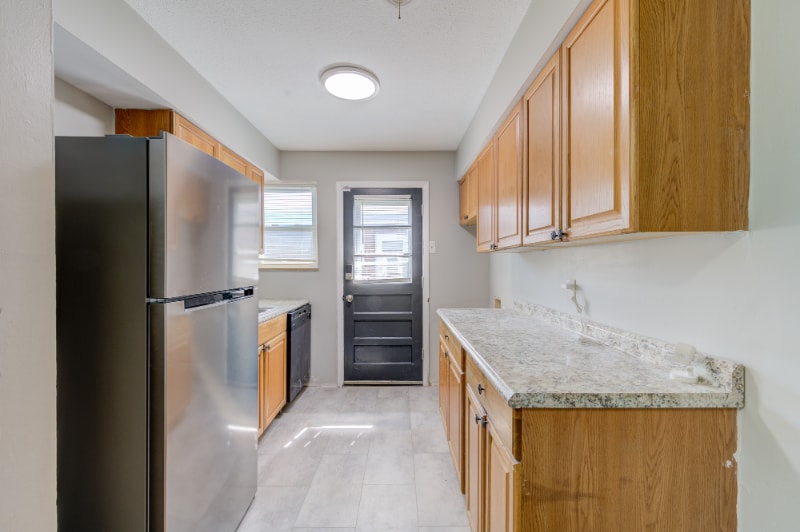 Building Photo - 10760 Tropic Dr