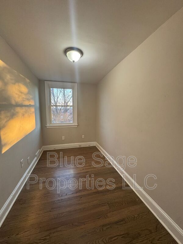 Building Photo - 279 Westpark Ln