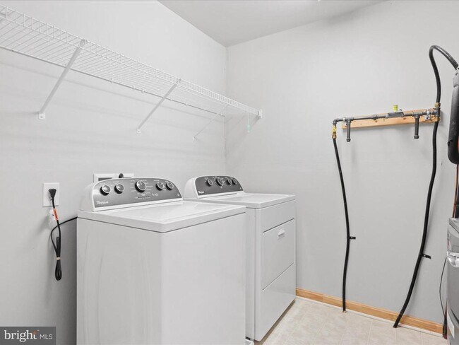 Building Photo - 3037 Rittenhouse Cir