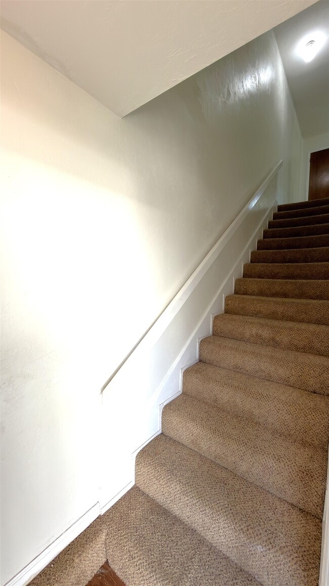 Building Photo - 1315 Airport Dr