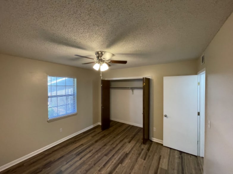 Building Photo - 85 7th St