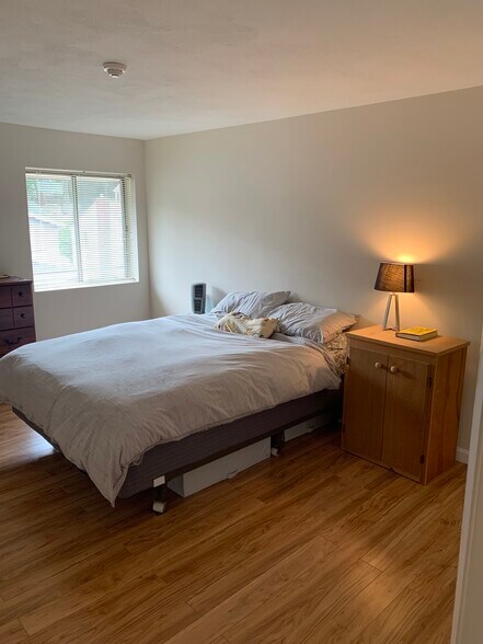 Building Photo - 141 Pierce St