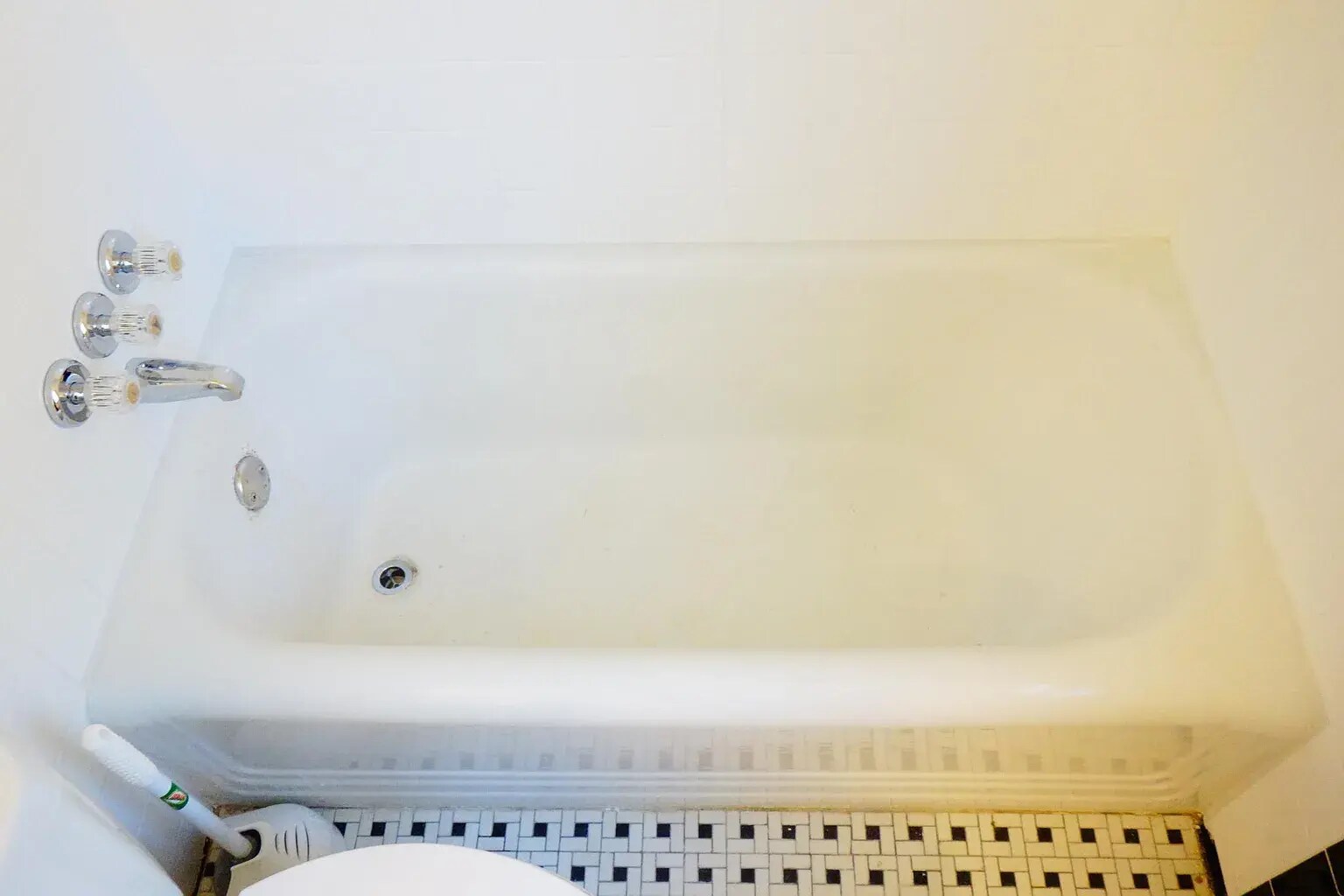 Building Photo - 910 Kennebec Ave