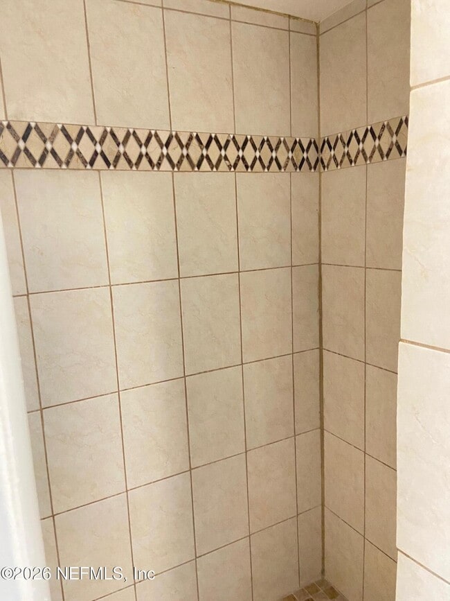 Building Photo - 8929 MacArthur Ct S