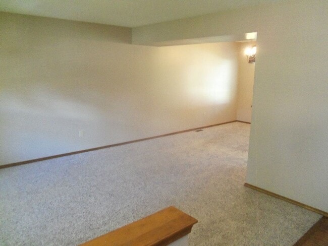 Building Photo - 8165 Lythrum Dr