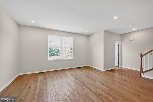 Building Photo - 1020 Violet St