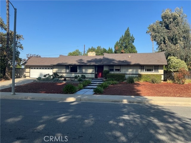 Primary Photo - 129 Sunridge Way